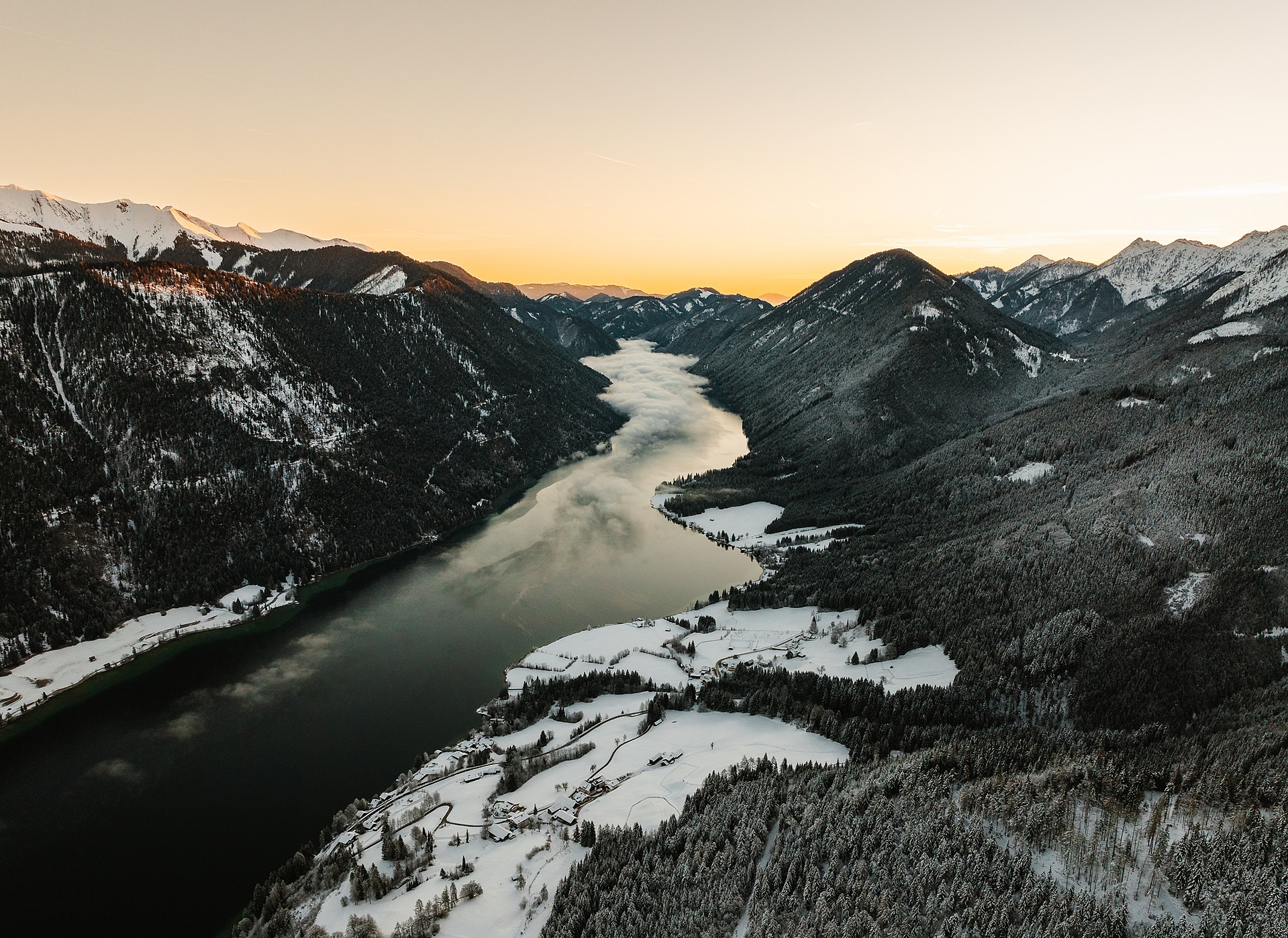 Hotel zum Weissensee Kärnten gemütlich Aktivurlaub Naturpark Winter Winterurlaub Schnee Natureis Hotel zum Weissensee Kärnten gemütlich Aktivurlaub Naturpark Winter Winterurlaub Schnee Natureis